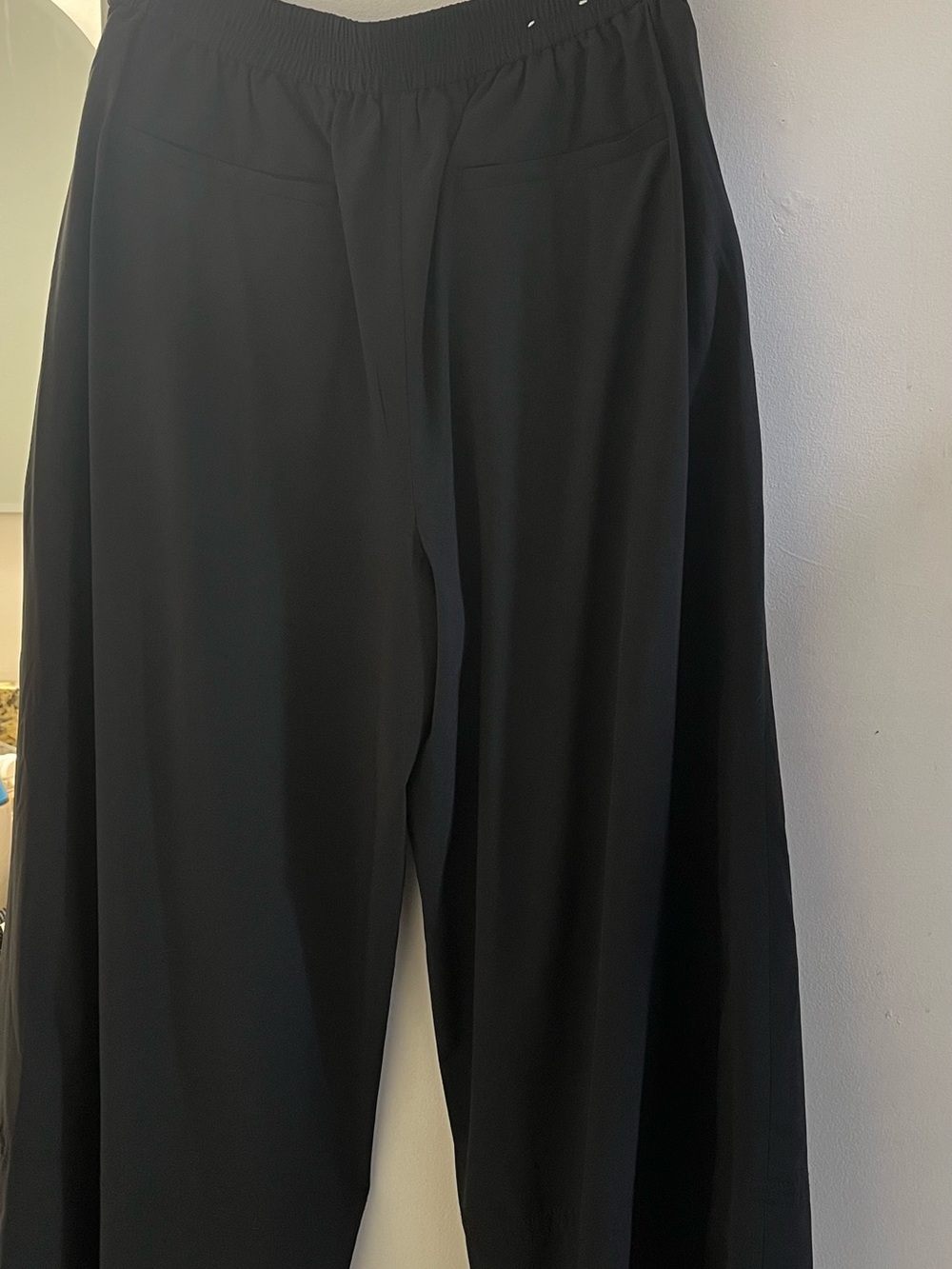 Banana Republic Black Wide-Leg Cropped Pants - Picture 5 of 9